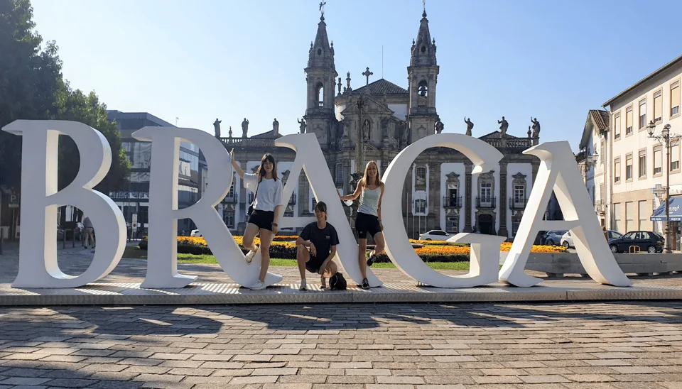 Porto: Braga and Guimar&atilde;es Small-Group Day Trip with Lunch