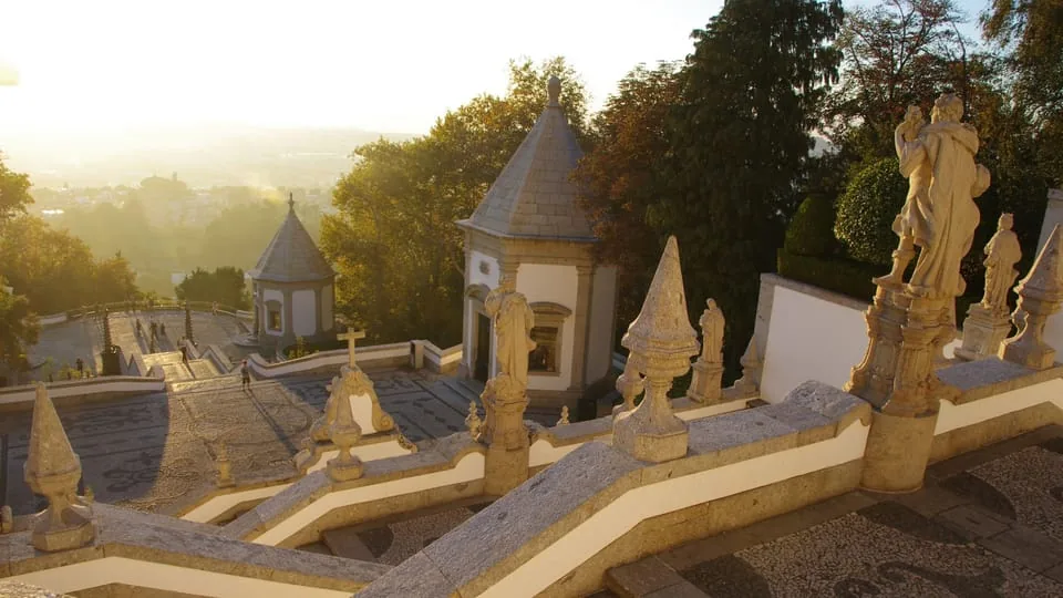 Porto: Guimar&atilde;es & Braga Tour with Entry Tickets and Lunch