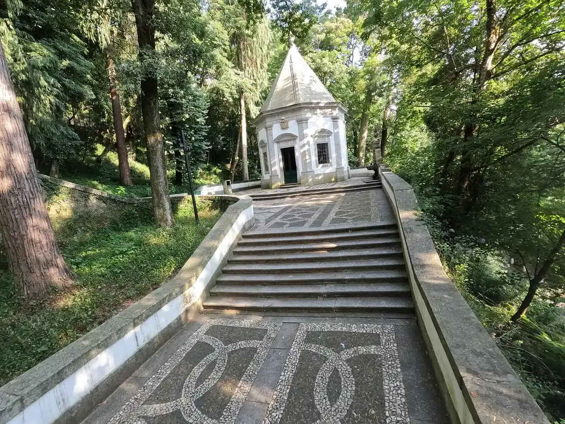 A Via Sacra chapel at the head of a stepped path on the way up